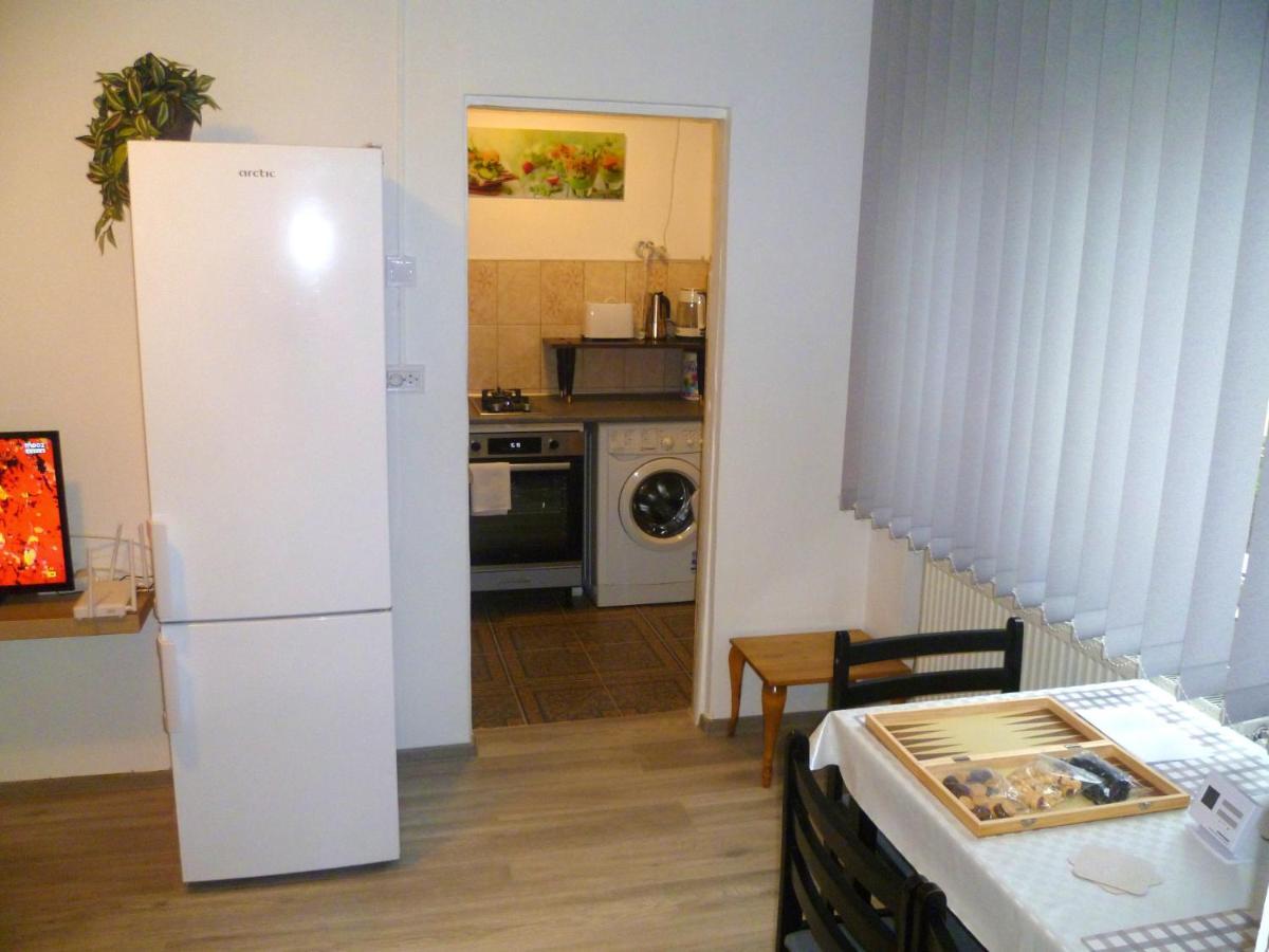 Romanilor - Studio First Floor Дева Экстерьер фото