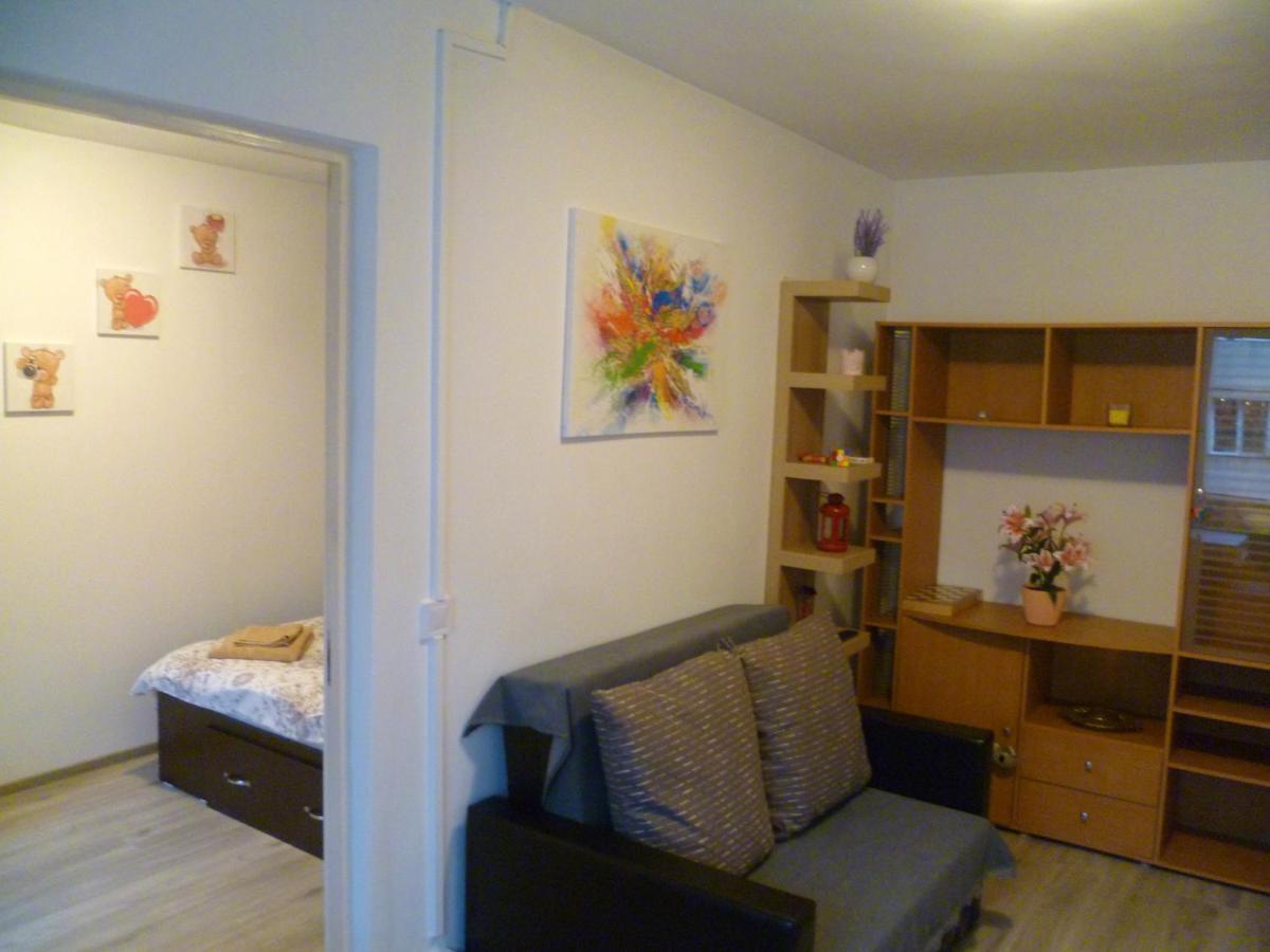 Romanilor - Studio First Floor Дева Экстерьер фото